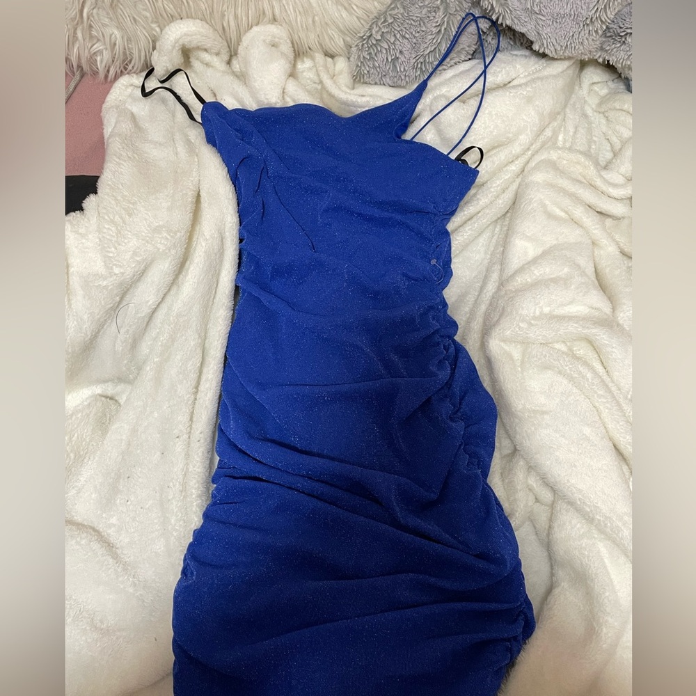 blue dress